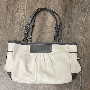 Coach handbag Used white/grey with purple interior